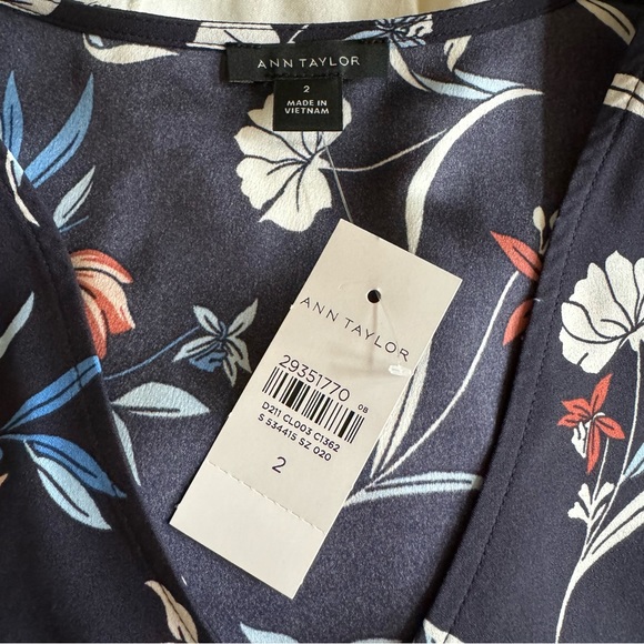 Ann Taylor Floral Belted Wrap Top Sz 2 - Picture 5 of 10